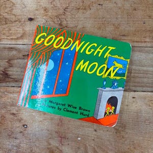 GoodNight Moon Board Book Margaret Wise Brown Classic Picture Book Good Night Moon