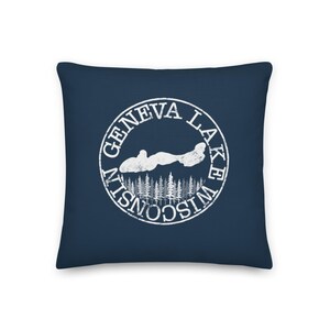 Cabaña en el lago de Ginebra Decoración de la casa del lago Almohada azul - Regalo de inauguración de la casa local del lago Ginebra - Artista local hecho en el lago Ginebra, Wisconsin - Temática de barco