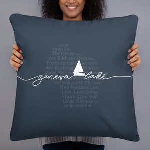 Mapa del lago Ginebra, Wisconsin, velero, almohada azul - Ciudades y pueblos, lago Ginebra, Walworth, Wisconsin, decoración de cabañas para el hogar, barco azul