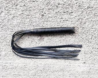 Flogger van imitatieleer - klein | Mini veganistische flogger | Milieuvriendelijke fietstube Flogger - het origineel