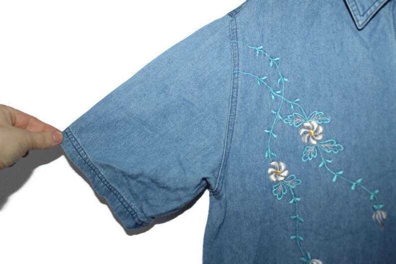 Vintage 90s Denim Shirt Oversize Jean Shirt Womens M L Shirt Top Mens S Denim Button Up Embroidered Short Sleeve Top Alpine Shirt L Medium