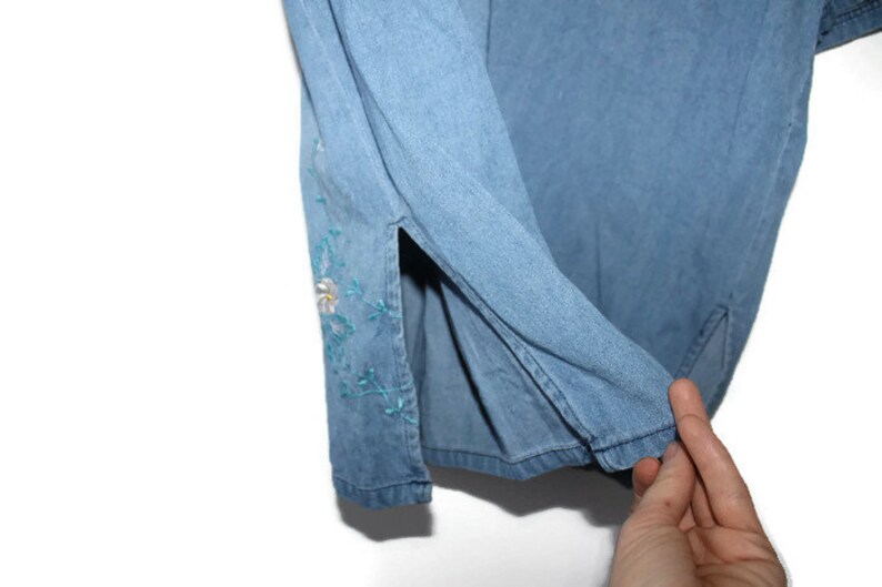 Vintage 90s Denim Shirt Oversize Jean Shirt Womens M L Shirt Top Mens S Denim Button Up Embroidered Short Sleeve Top Alpine Shirt L Medium