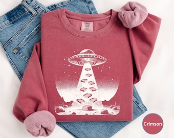 Funny UFO Pizza Shirt, Vintage Retro Alien Graphic, Comfort Colors, Paranormal Aesthetic Top, Unisex, Alien, gift for pizza lover, Oversized