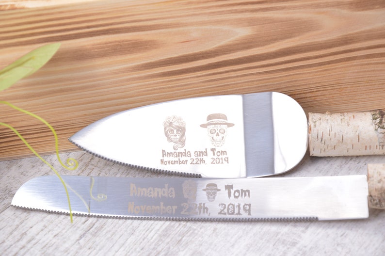 gift engraved SUGAR SKULL wedding set mr /& mrs day of the dead candy personalised cake server dia de los muertos etched