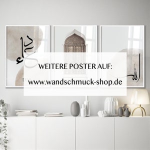 May include: Three framed prints with Islamic calligraphy and a mosque design. The prints are on a white wall above a white dresser with decorative vases and a lamp. The text on the bottom of the image reads "WEITERE POSTER AUF: www.wandschmuck-shop.de".
