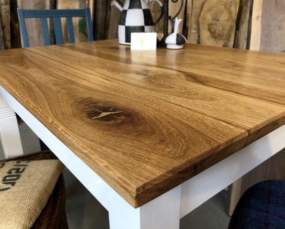 Petite table de cuisine Lui en chêne sauvage rustique avec construction de  jambe blanche -  France