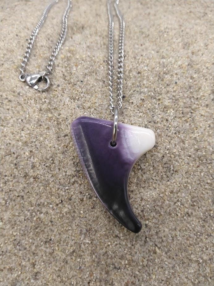 D*y様 ブラックサン　ベアクロー熊爪、オールドビーズネックレス Genuine bear claw necklace - Etsy 日本