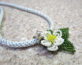 Floral braided necklace