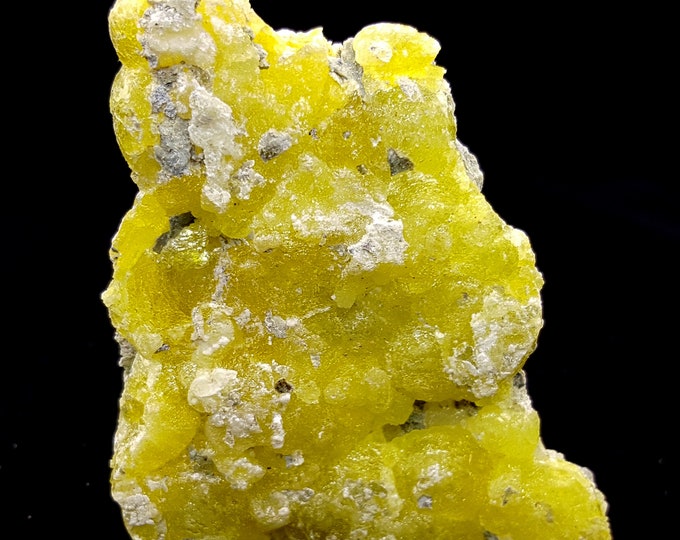 185 Carats Beautiful Yellow Color Lemon Specimen From Pakistan