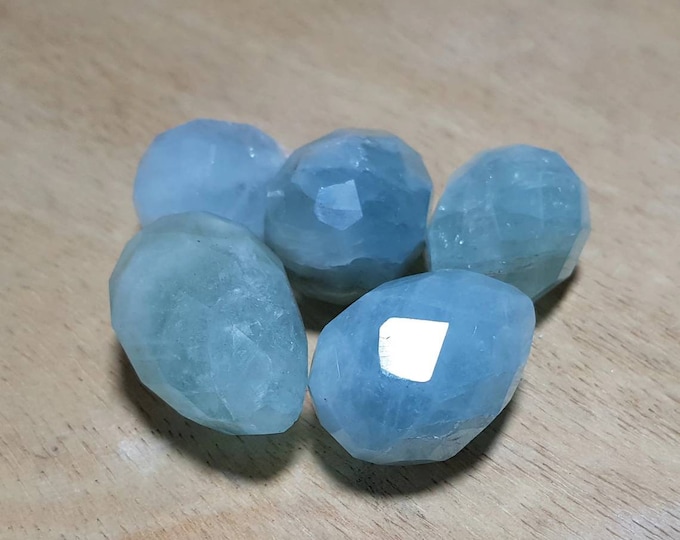134 Grams Beautiful Sky Blue Facet Aquamarine Eggs