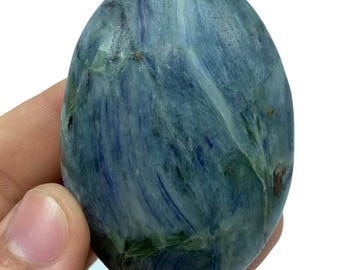 Blue Kyanite Palm Stones (1 Piece, 135g)