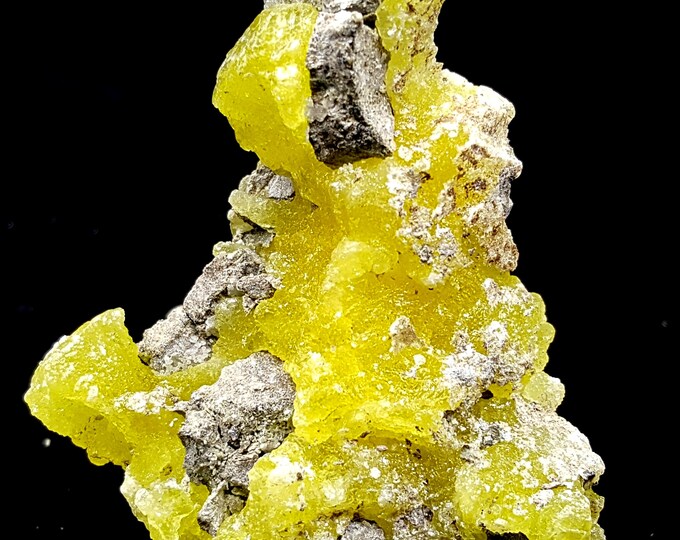 Wow 240 Grams Beautiful Yellow Color Lemon Specimen From Pakistan