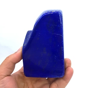 Pietra levigata a forma libera di lapislazzuli blu reale - 452 grammi