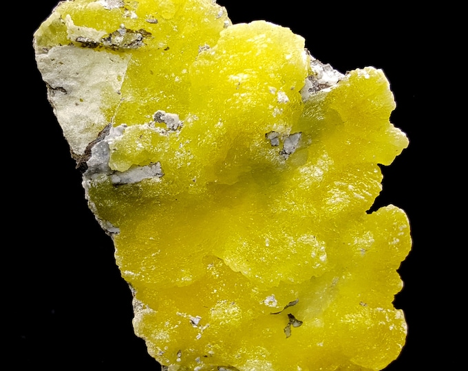 Yellow Lemon Color Brucite 325 Carats Beautiful Specimen