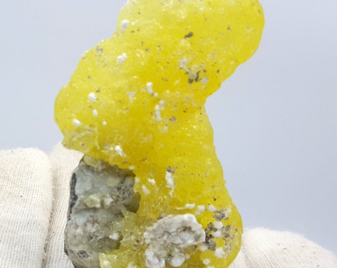 Wow Beautiful Yellow Color Attractive Brucite Specimen 105 Carats