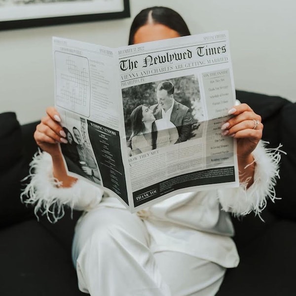 Può includere: Un giornale in bianco e nero con il titolo "The Newlywed Times" che presenta una foto di coppia e il testo "Vienna and Charles are getting married".
