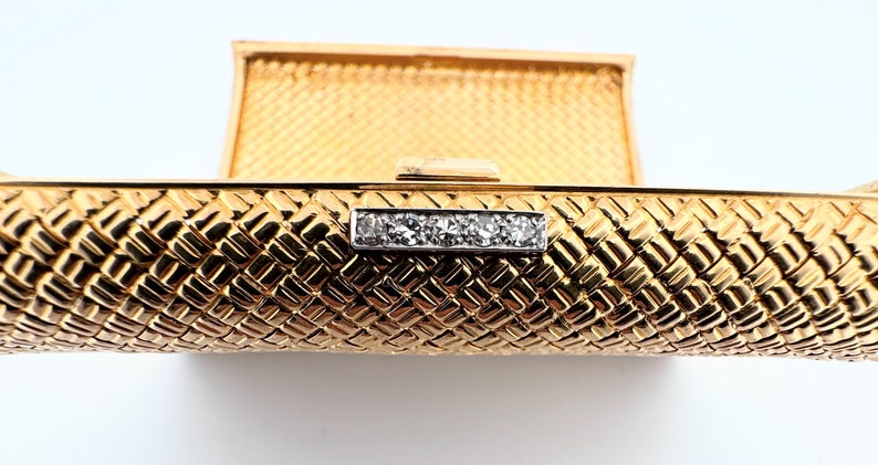 Van Cleef & Arpels NY 18K Yellow Gold and White Diamond Case Compact Gold Makeup Box image 6