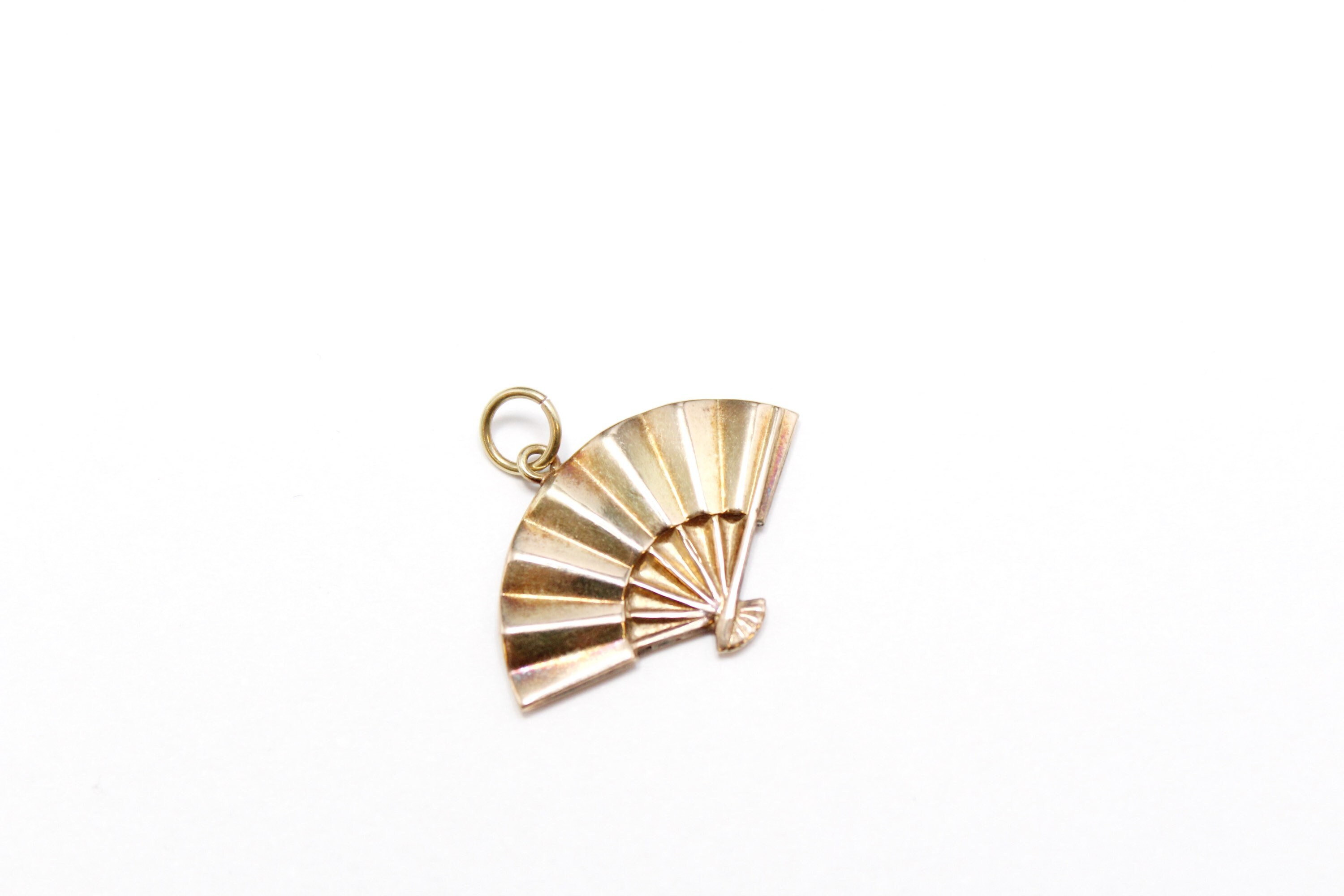 14 k charme Fan chinois or jaune, 14k or Fan, pendentif en Fan or jaune 14 k, Chinese Fan, asiatique charme d’or, Antique 14k or Charm 3D 14 k charme charme k Fan chinois or jaune, 14k or Fan, pendentif en Fan or jaune 14 k, Chinese Fan, asiatique charme d’or, Antique 14k or Charm 3D 3fda78