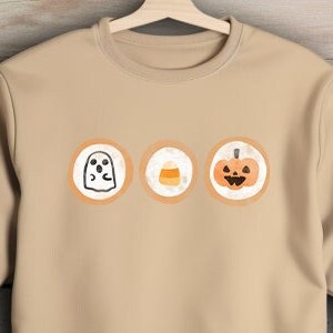 Unisex Halloween Cookie Bluza z okrągłym dekoltem - Spooky Comfort, Bluza unisex, Halloween Cookies Boo, Spooky Season Bluza z okrągłym dekoltem