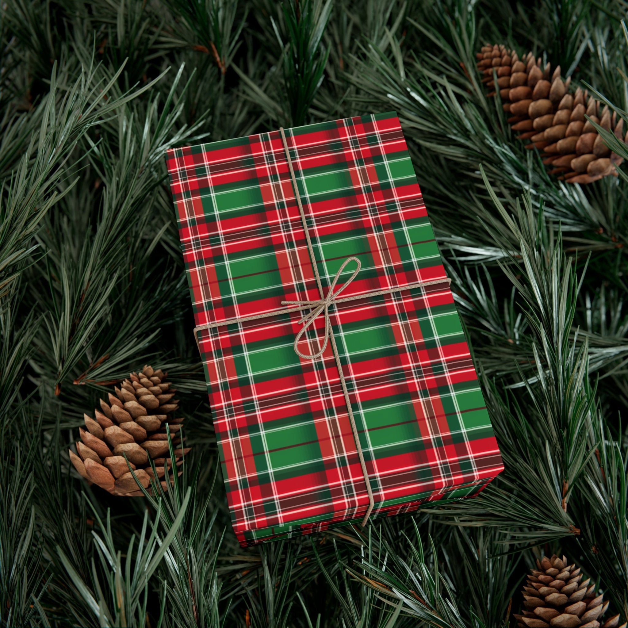 Gezeichnetes Weihnachts Geschenkpapier für liebevolle Geschenke
