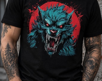 Puede incluir: Una camiseta negra de manga corta con un estampado gráfico de un hombre lobo de color verde azulado gruñendo con ojos rojos brillantes. La criatura está centrada sobre un fondo circular rojo sólido, mostrando dientes afilados y pelaje detallado.