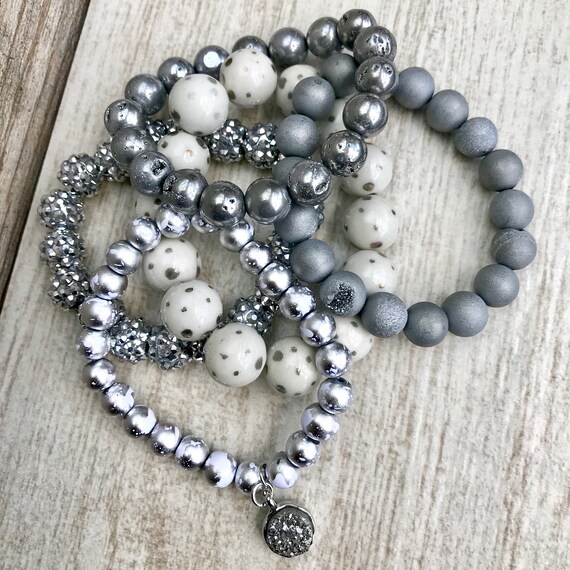 Vereist, Perlen Arm Stack, handgemachte Armbänder, Schmuck, Armbänder, Armband, grau Vereist, Perlen Arm Stack, handgemachte Armbänder, Schmuck, Armbänder, Armband, grau