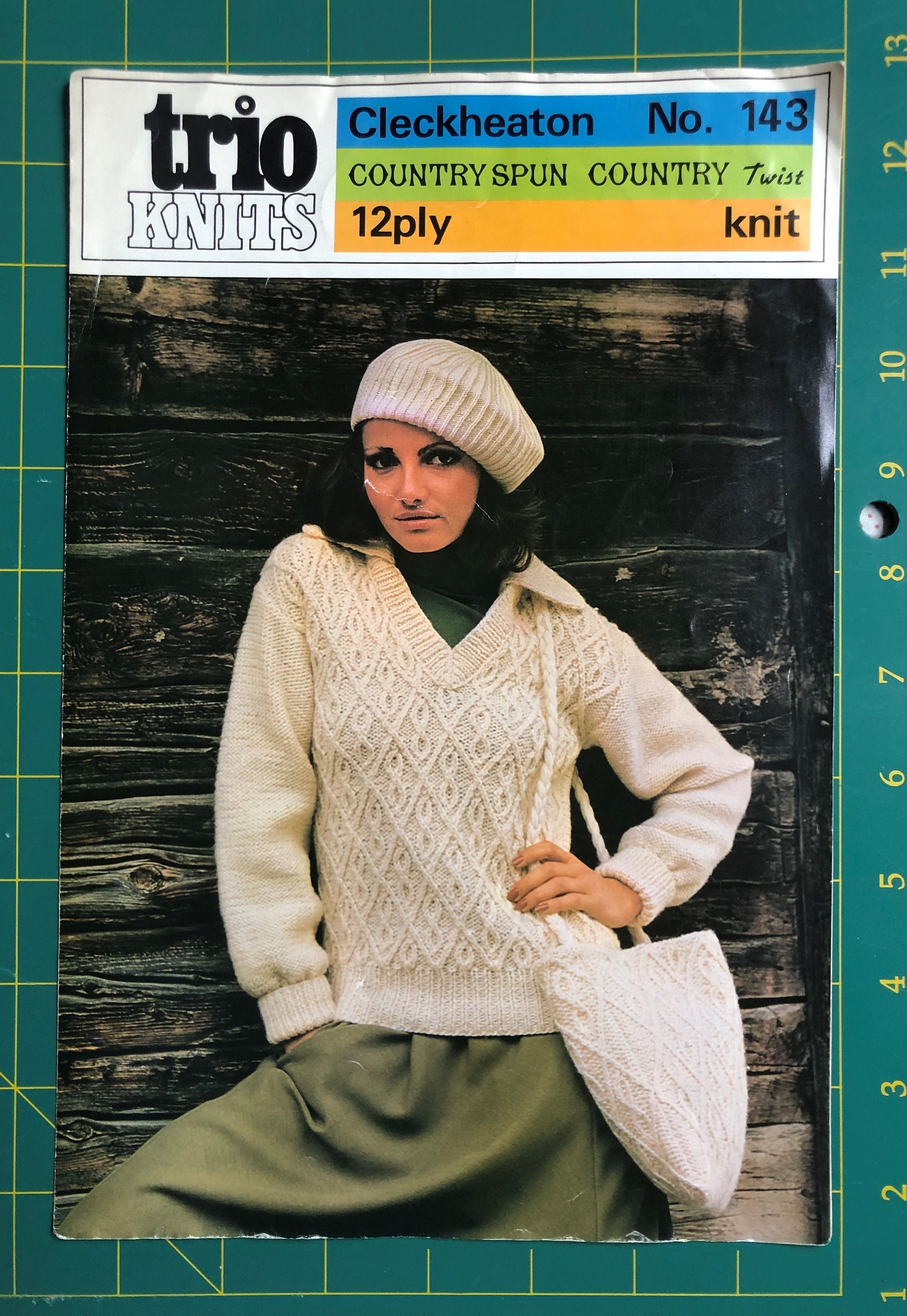 Trio Knits Cleckheaton Knitting Pattern 143, Lady's Sweater, Bag and