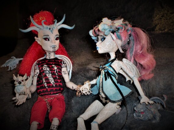 Ghoulia with og outfit so cute🥺 : r/MonsterHigh