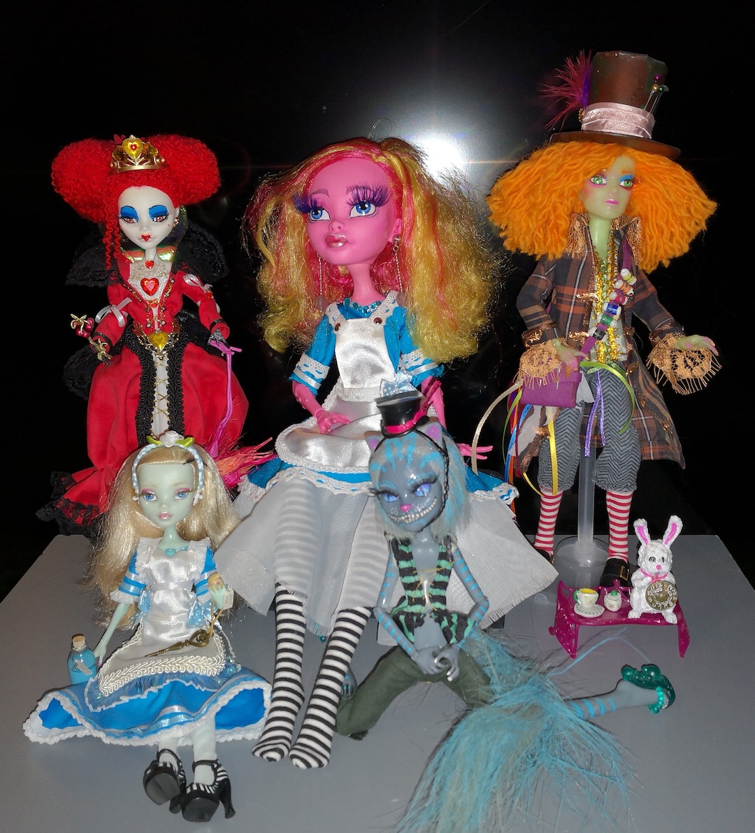 Monster High Dolls in Wonderland Set/singolo Alice Stregatto Cappellaio  Matto Regina di Cuori Italia