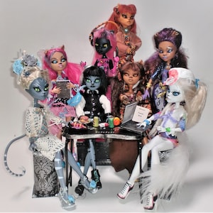 The COLORFUL CAT GANG 12&quot; Monster High dolls repainted Werecats & Werewolf Clique trendy styled Toralei, Clawdeen, Howleen...