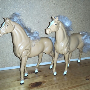 Pferde Mattel Barbie original mit Funktionen, bewegliche Gelenke, Lauffunktion, wiehern, Hals beweglich und ähnliches