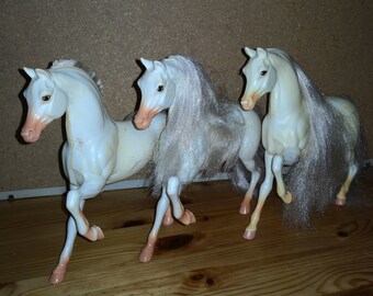 Chevaux Martell Barbie/Simba Petra original grande beauté clignotante autres variantes