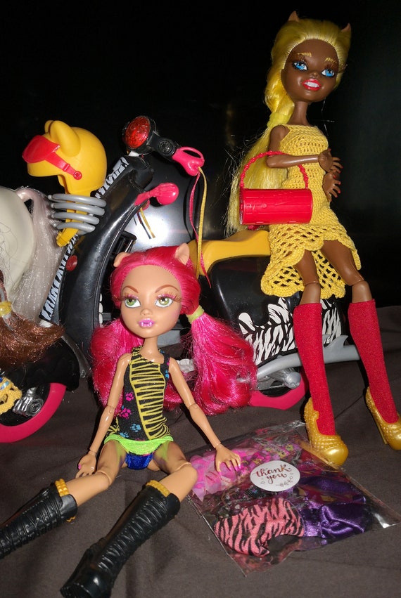 Monster High Large Werewolf Family Clawd Clawdeen Howleen Also Smaller Clawdia and 2 Pawla s 1 Scooter 1 Horse Etsy Finland