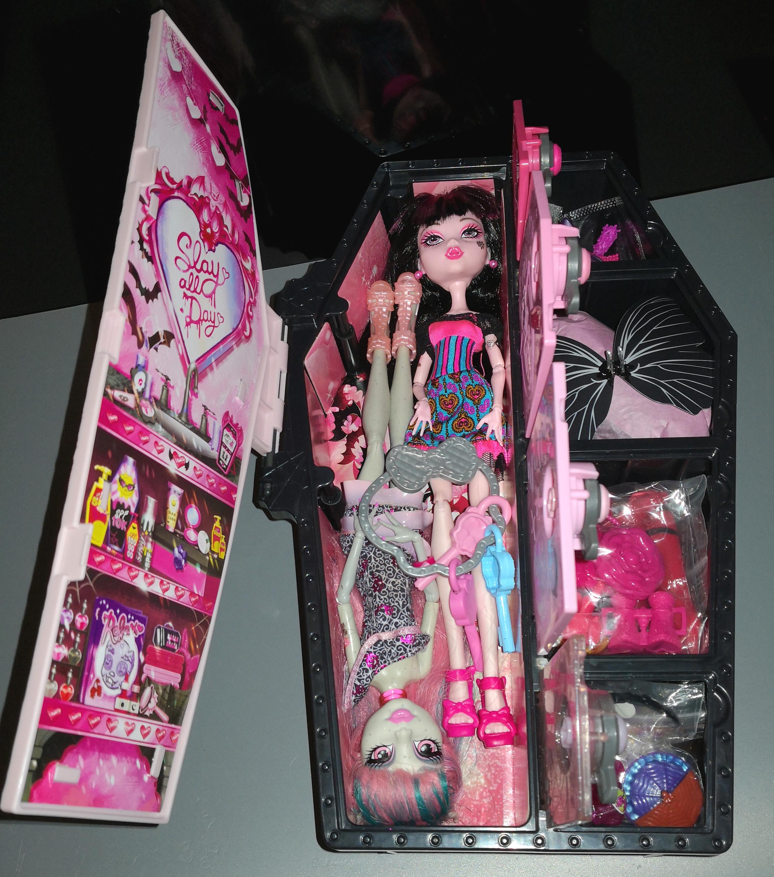 Monster High 2 Doll Sets Fashion With G3 Secrets Coffin Cabinet Clawdeen /  Draculaura / Frankie - Etsy