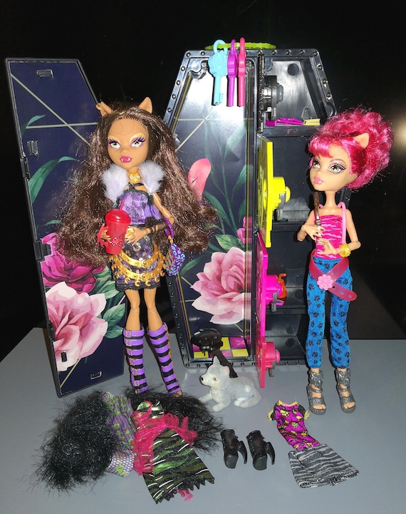 Monster High 2 Doll Sets Fashion With G3 Secrets Coffin Cabinet Clawdeen /  Draculaura / Frankie - Etsy