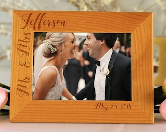 Wedding Photo Frame, Wedding Gift, Custom Picture Frame, Gifts for the Couple, Mr and Mrs Gift, Custom Wedding Photo, Wedding Picture Gift