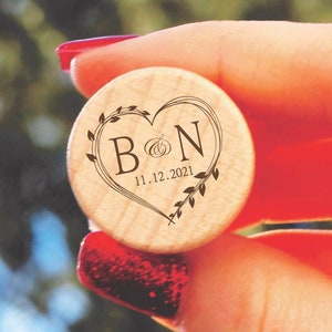 Engraved Wine Stopper, Custom Wine Stopper, Personalized Heart Wine Stopper, Wedding Favor for Guest, Party Favors, Anniversary Party Favors