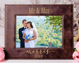 Mr and Mrs Photo Frame, Wedding Gift, Bride and Groom, Gifts for the Couple, Mr and Mrs Gift, Custom Wedding Photo, Wedding Picture Gift