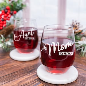 Mom Gift, New Mom Gift, Mother To Be, Mom Stemless Wine, Mom Glass, Mom Est, Pregnancy Announcement, First Time Mom Glass, Mama, Mommy, Mimi