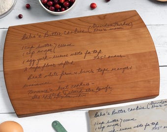 Handwritten Recipe Engraved on a Cutting Board, Personalized Gift for Mom or Grandma