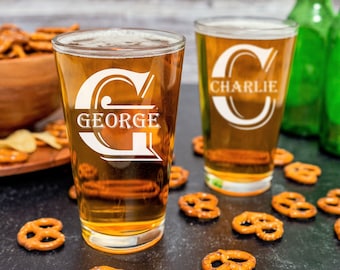 Pint Glass, Wedding Glass, Personalized Groomsmen Gift, Personalized Beer Glasses, Etched Beer Glasses, Groomsmen Beer Glasses, Pint Glasses