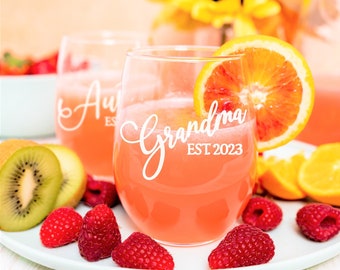 New Grandma, Grandma Gift, Grandparent Announcement, New Baby Announcement, Grandma To Be, Grandma Stemless Wine Glass, New Grandmother