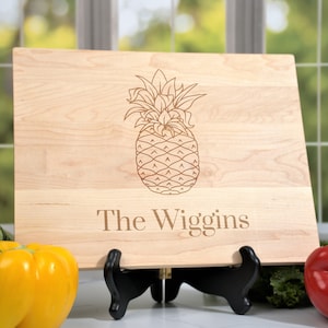 Tropical Bamboo Pineapple Shaped Cutting Board: Pineapple Stamp