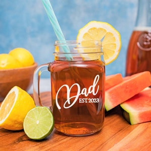 Dad Gift, New Dad Gift, Father To Be, Dad Mason Jar, Dad Glass, Dad Est, Pregnancy Announcement, First Time Dad Glass, Papa, Pops, Daddy