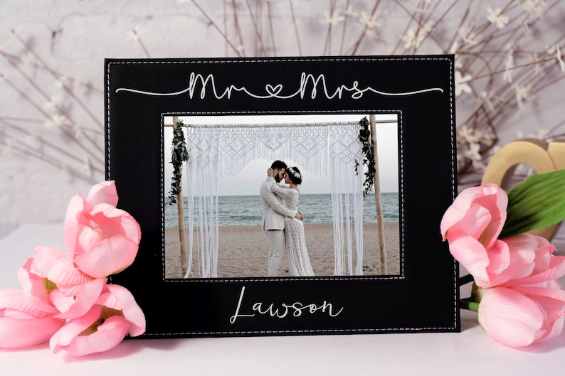 Mr and Mrs Gift Gifts for the Couple Custom Wedding Photo Custom Picture Frame Wedding Gift Newlyweds Gift Frame Wedding Picture Gift