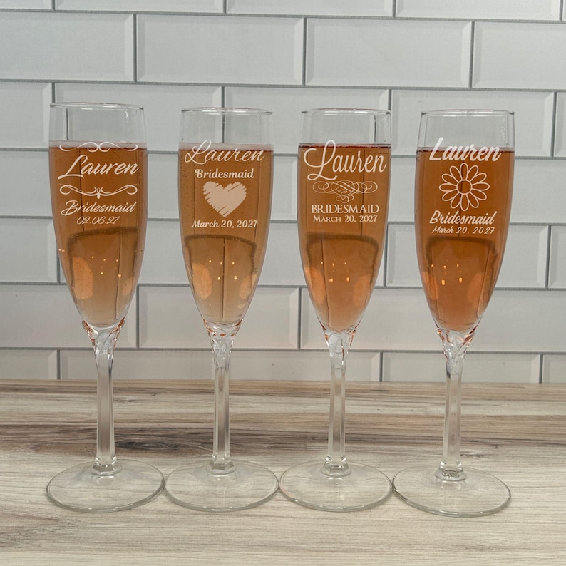 Bridesmaid Champagne Flutes – Personalized Wedding Party Glasses – Custom Bridal Party Gift for Getting Ready bild 4