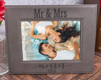 Mr and Mrs Photo Frame, Wedding Gift, Bride and Groom, Gifts for the Couple, Mr and Mrs Gift, Custom Wedding Photo, Wedding Picture Gift