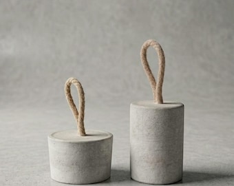 GRAVIS – Türstopper aus Beton im Industriedesign