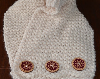Buttoned winter scarf