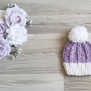 Bonnet bébé 0 à 3 mois, Naissance, enfant pompon en laine tricoté main, vêtements d'hiver, chapeau, laine douce mauve hat beanie image 4